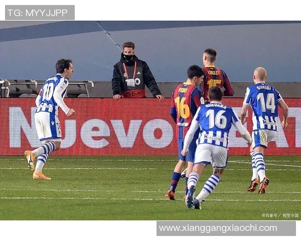 皇家社会后卫受伤缺席数周，球队防线压力加大，主帅寻找替补解困